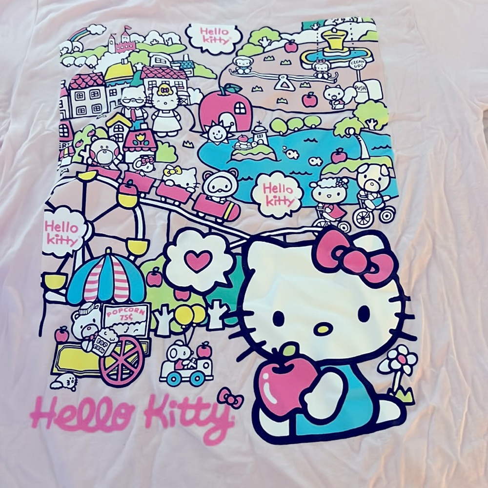 Hello Kitty T-Shirt - Picture 8 of 11